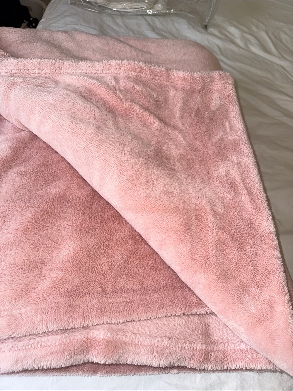 Plush Pink polyester Queen Blanket - Soft Home Bedding